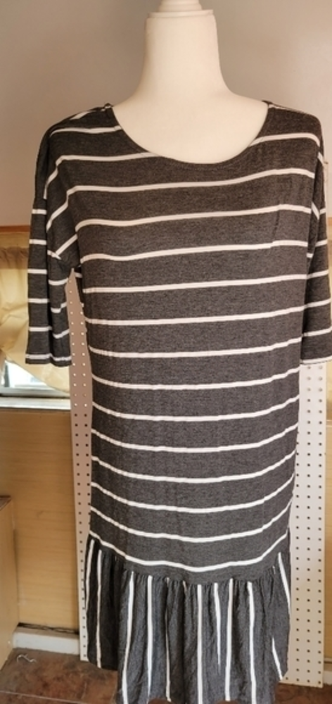 Exist Size L gray and white stripe dress NWT‎